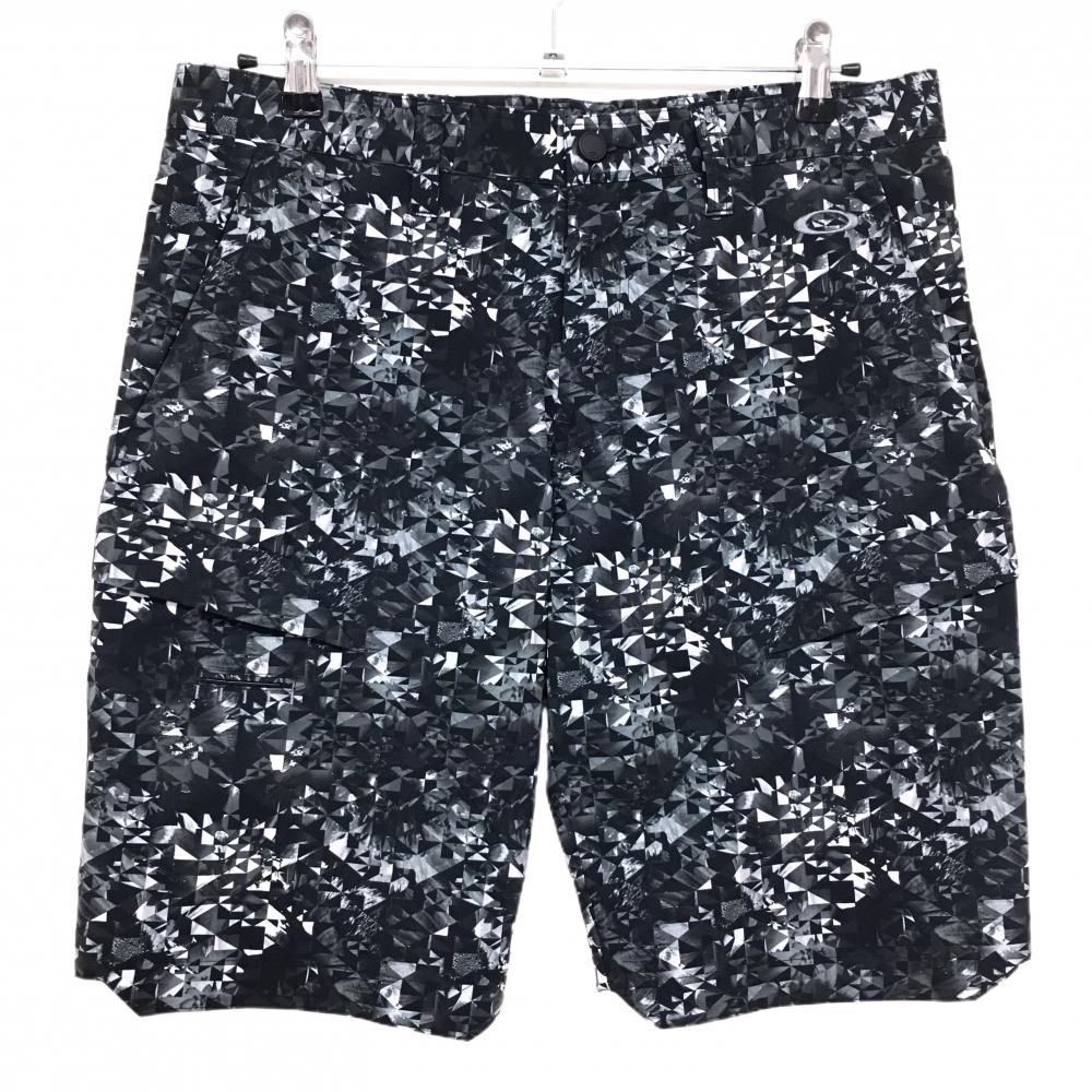 【超美品】オークリー ハーフパンツ 黒×グレー 総柄 ティー装着可  メンズ 34 ゴルフウェア 2024年モデル Oakley