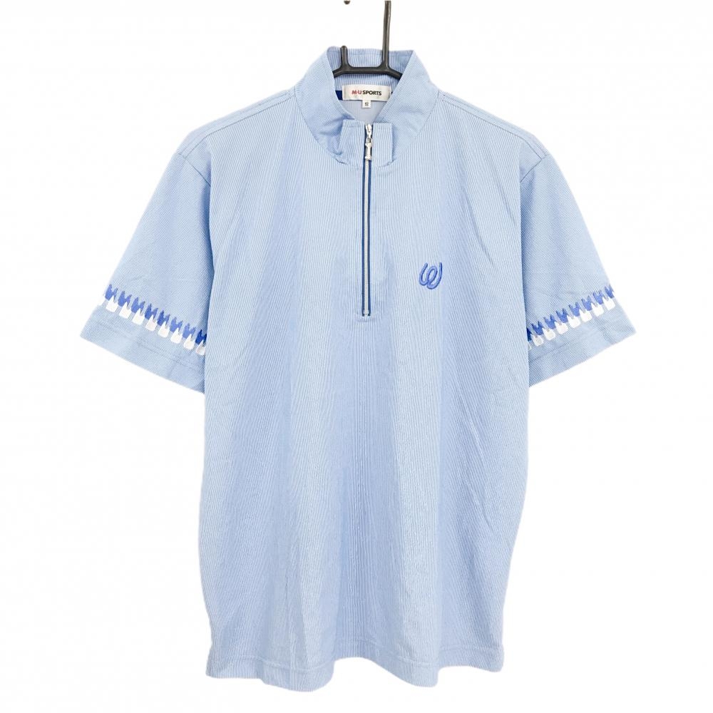 【美品】MUスポーツ 半袖ハイネックシャツ ブルー 細ストライプ ハーフジップ 袖刺しゅう  メンズ 52(XL) ゴルフウェア M・U SPORTS