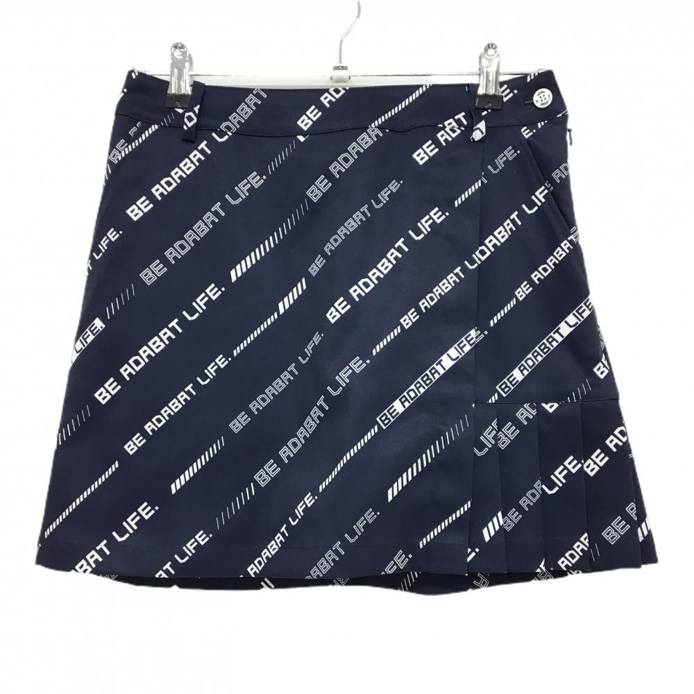 【超美品】アダバット スカート ネイビー×白 英字柄 斜めストライプ調 一部プリーツ レディース 38 ゴルフウェア adabat