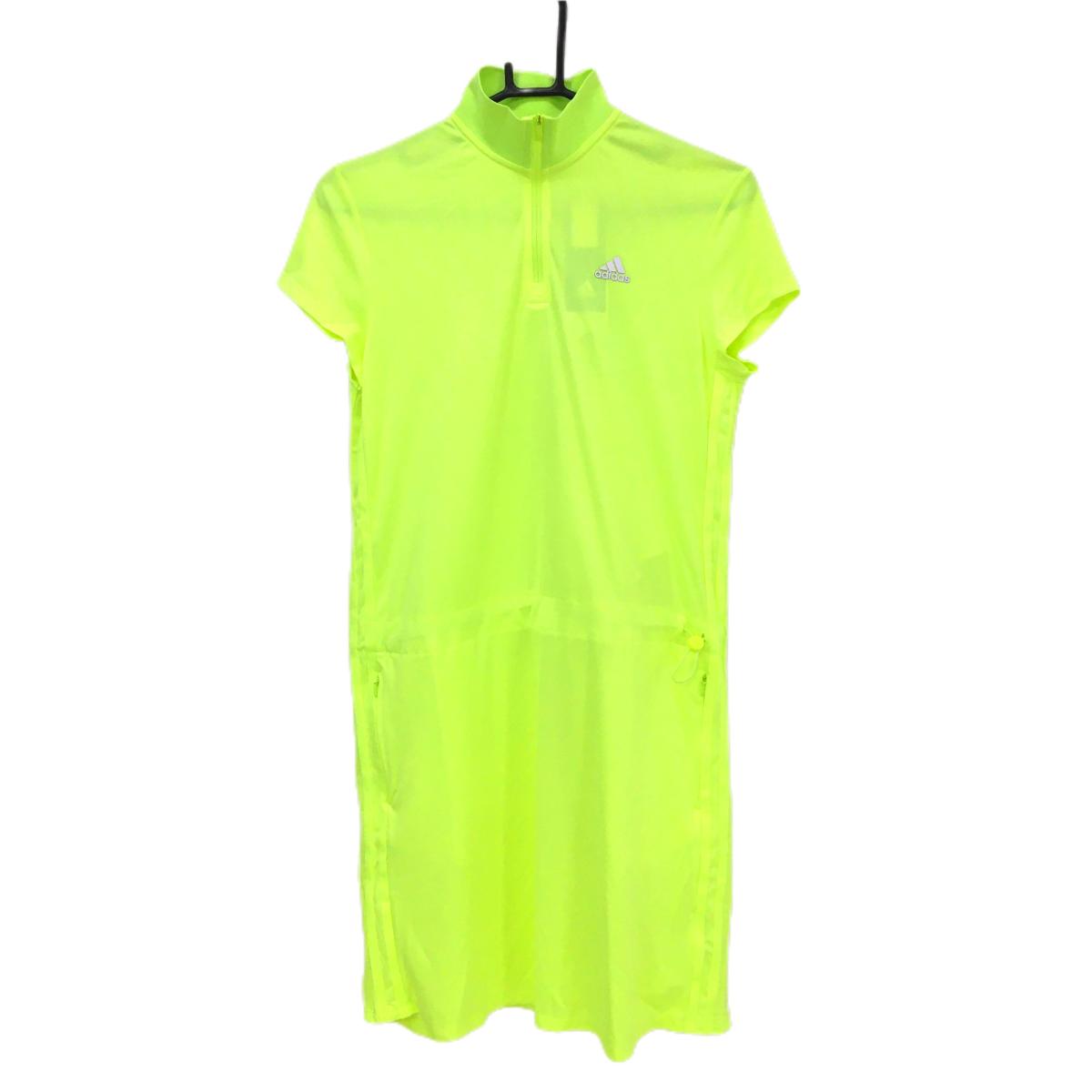 【新品】アディダス 半袖ハイネックワンピース 蛍光イエロー 総柄地模様 サイド3ライン  レディース L ゴルフウェア adidas