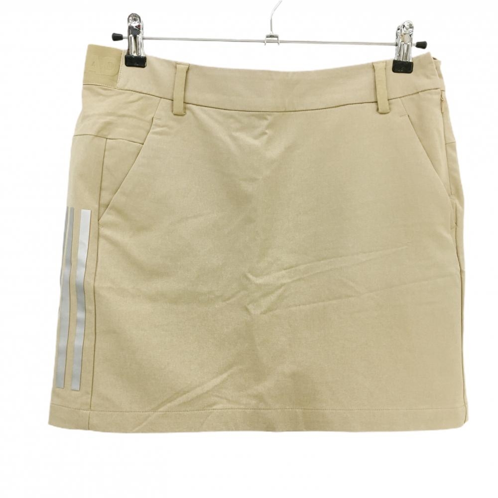 【超美品】アディダス スカート ベージュ×シルバー 3ライン ストレッチ インナーパンツ付き  レディース 2XL  ゴルフウェア adidas