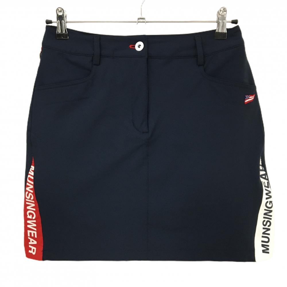 【超美品】マンシングウェア スカート ダークネイビー×レッド 星条旗ワッペン ストレッチ  レディース 9 ゴルフウェア Munsingwear