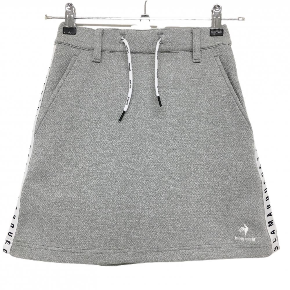 【超美品】ルコックゴルフ スカート グレー×白 サイド英字ライン ウエストゴム 調節紐 レディース S ゴルフウェア le coq sportif