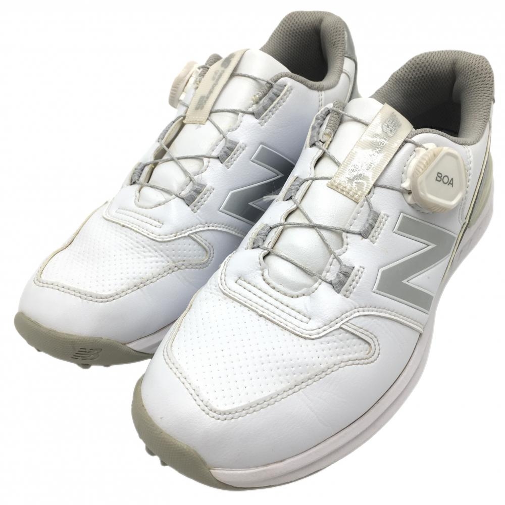 【美品】ニューバランス ゴルフシューズ 白×シルバー UGBS669S スパイクレス ボア レディース 24.0 ゴルフウェア New Balance