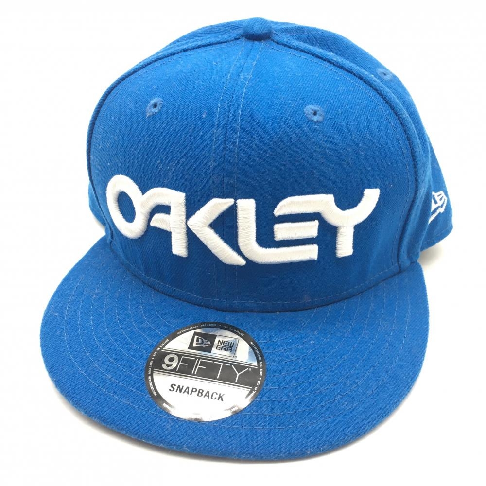 オークリー フラットキャップ ブルー×白 立体ロゴ刺しゅう ONE SIZE ゴルフウェア Oakley