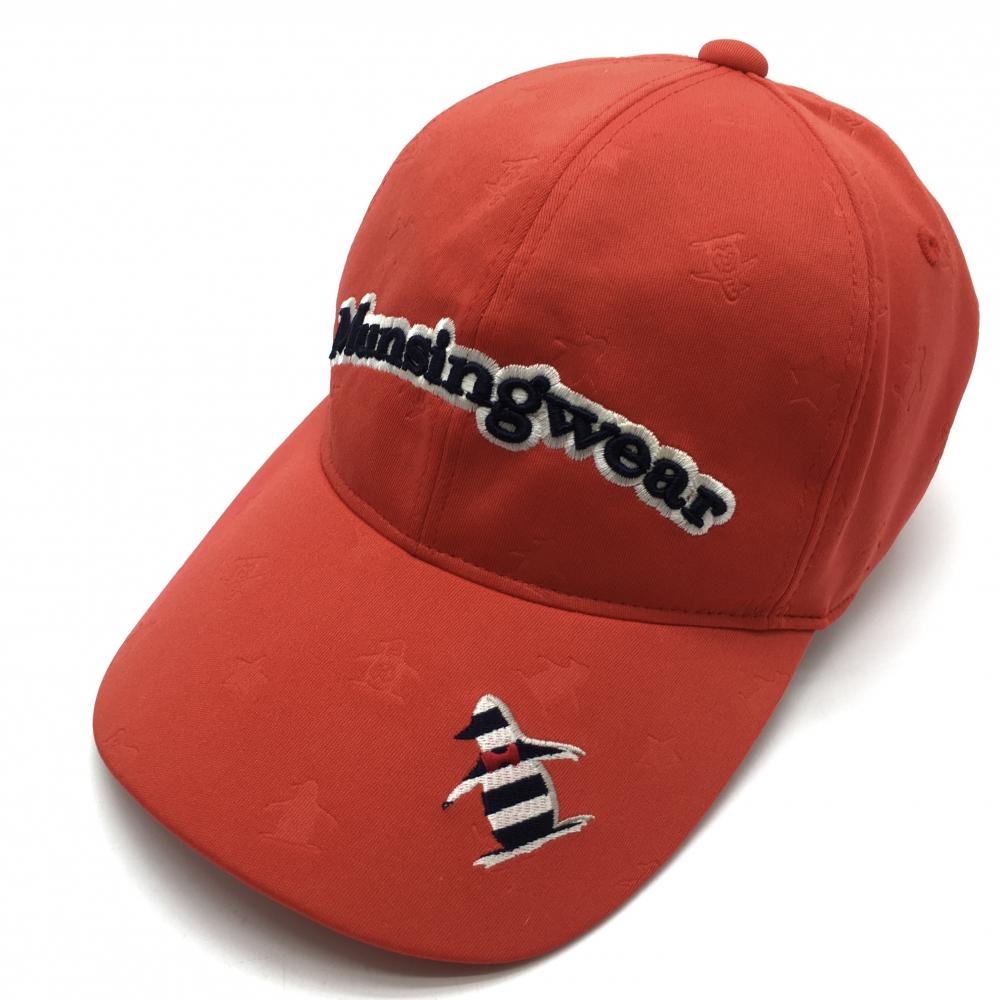 【超美品】マンシングウェア キャップ レッド系 ペンギン柄エンボス ロゴ刺しゅう F(55-59cm)  ゴルフウェア Munsingwear