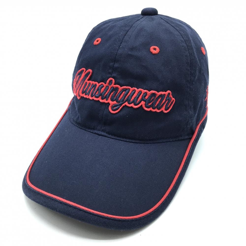 マンシングウェア キャップ ネイビー×レッド ロゴワッペン  F(55-59cm)   ゴルフウェア Munsingwear