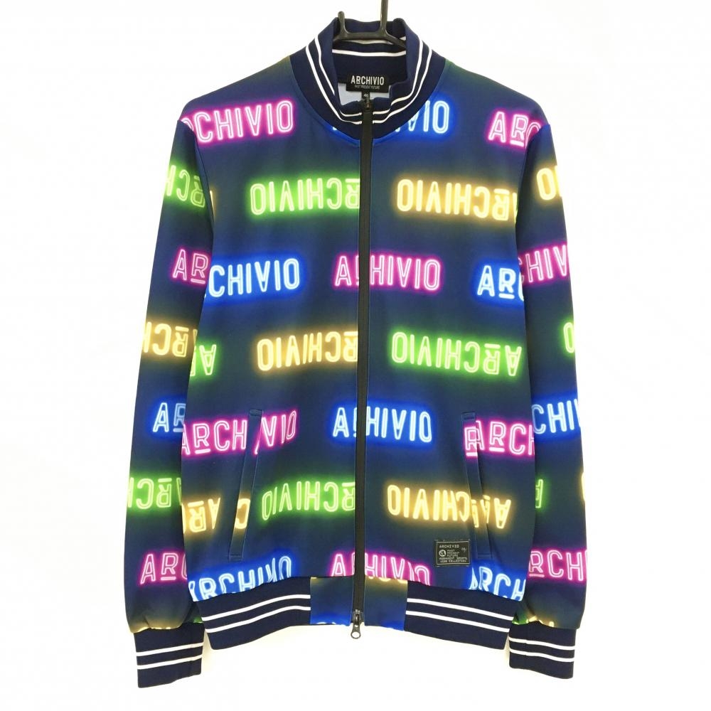 【超美品】アルチビオ ジャケットブルゾン ネイビー×マルチカラー 英字ロゴ総柄  ダブルジップ メンズ 46(M) ゴルフウェア archivio