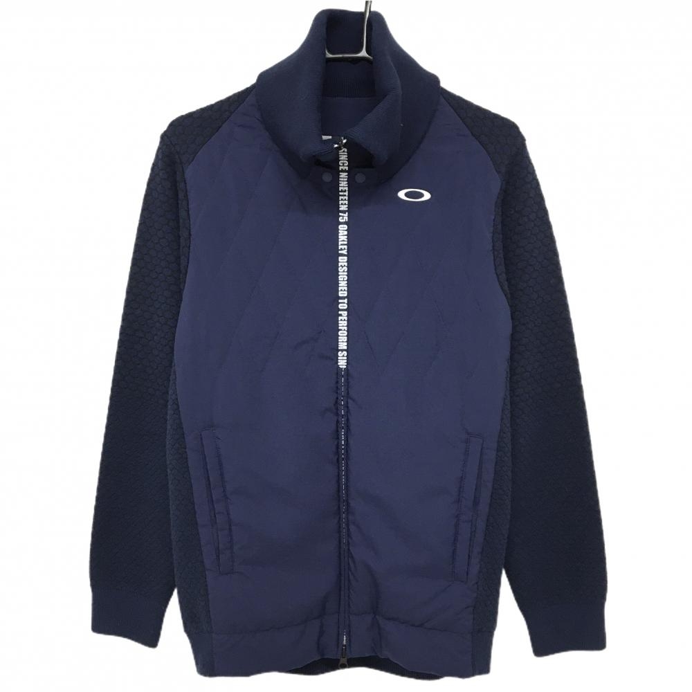 【美品】オークリー 中綿ニットジャケット ネイビー 前身頃中綿 蓄熱裏地 襟付 メンズ M ゴルフウェア Oakley